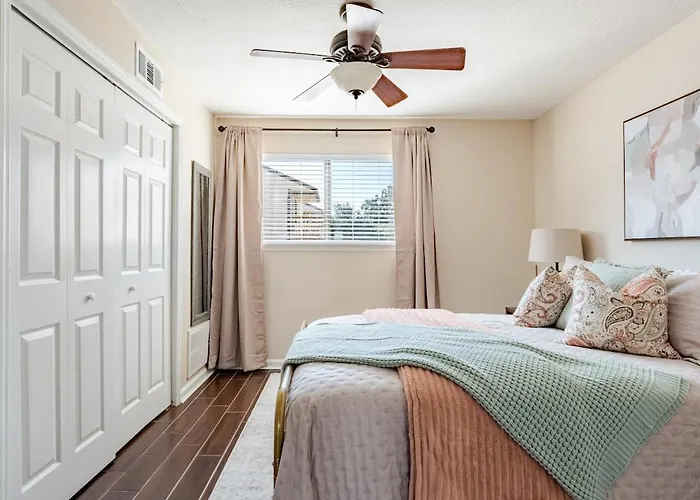 Legends 149 Apartment